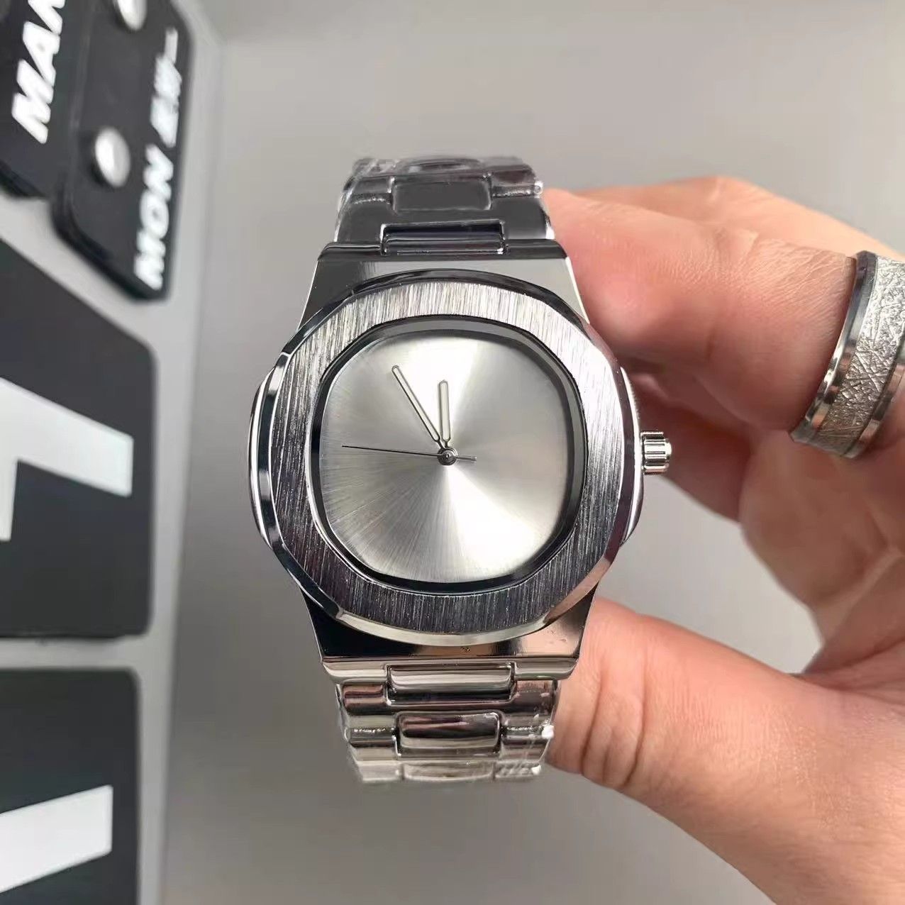 Custom Logo Men's Quartz Watch - Luxury Quartz Watch Brands review and price